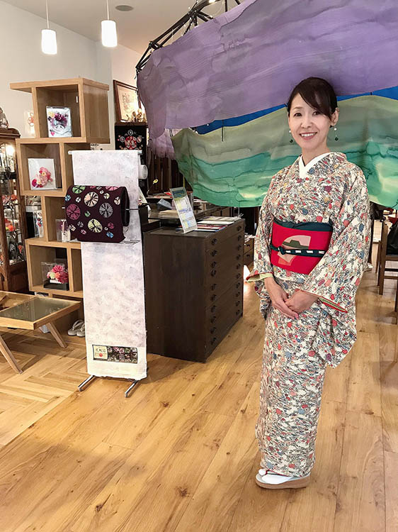 高松英会話ケビンズイングリッシュハウスのお着物姿の生徒 Mitsuko